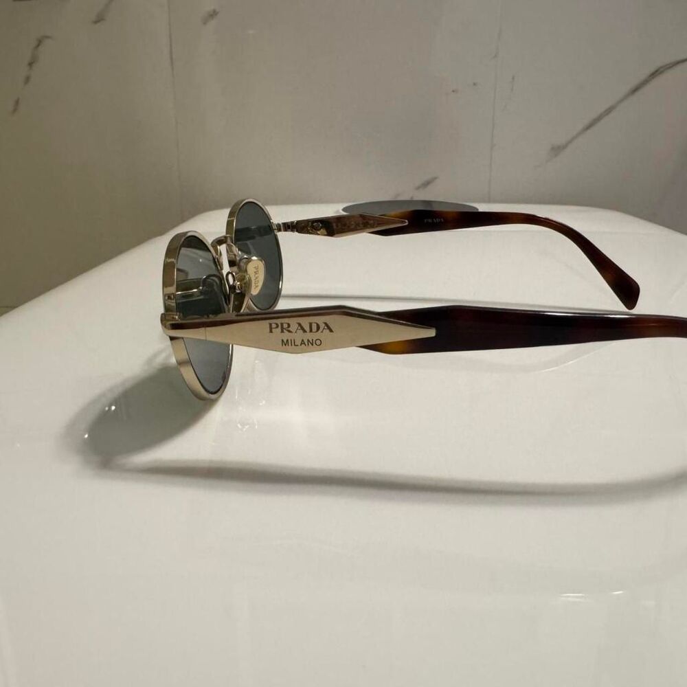 Prada Milano Round Sunglasses Gold Frame Green Lenses - Picture 2 of 7